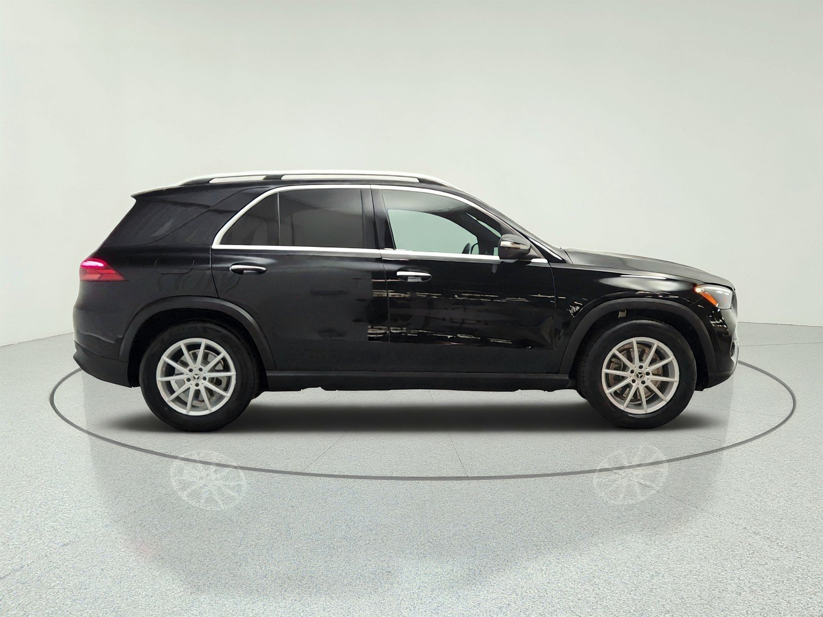 Used 2024 Black Mercedes-Benz GLE 350 image 4