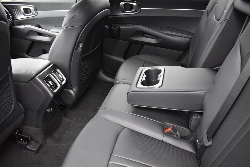 New 2026 Snow White Pearl Kia EX image 18