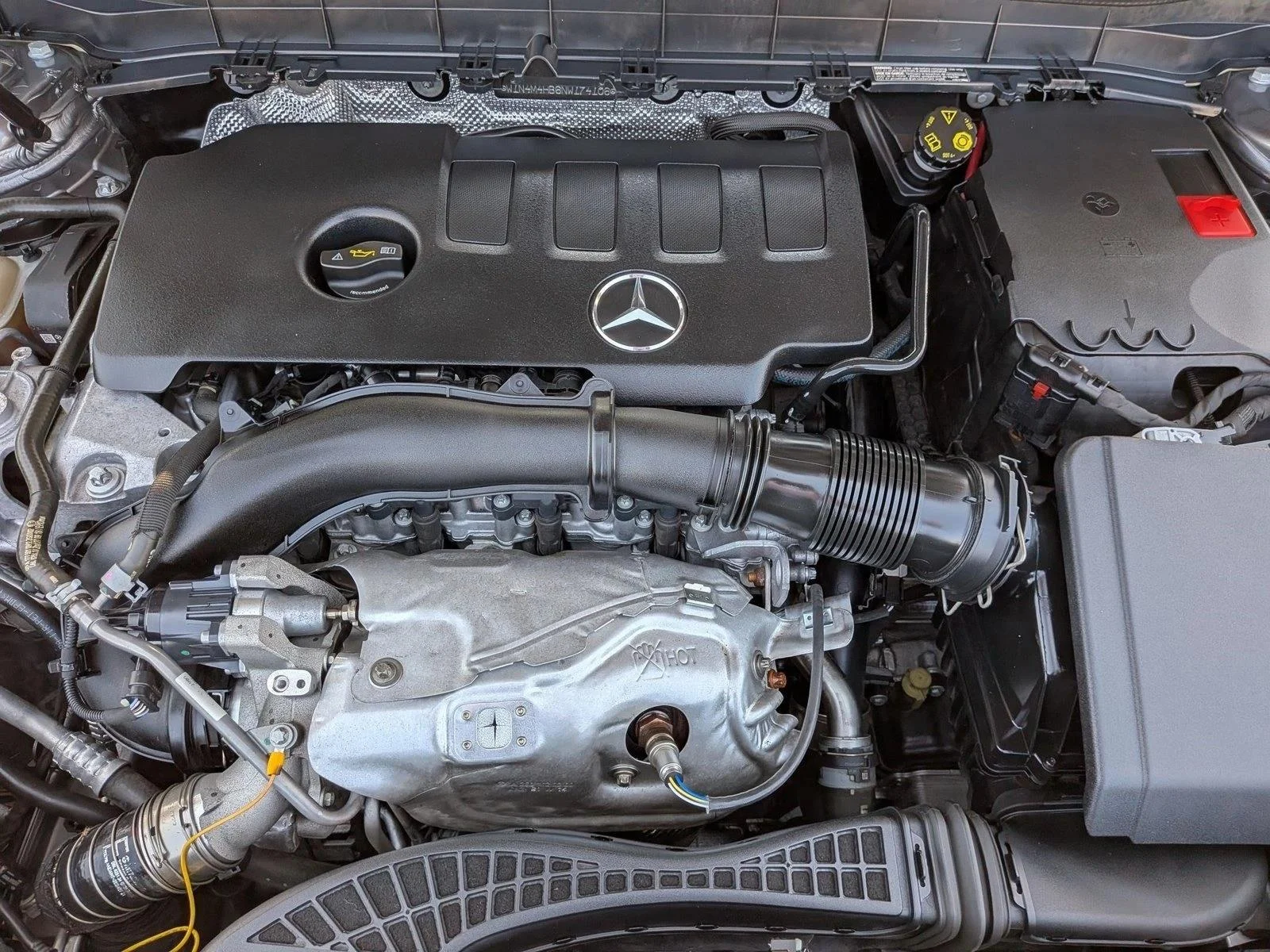 Used 2022 Mountain Grey Metallic Mercedes-Benz GLB 250 image 24