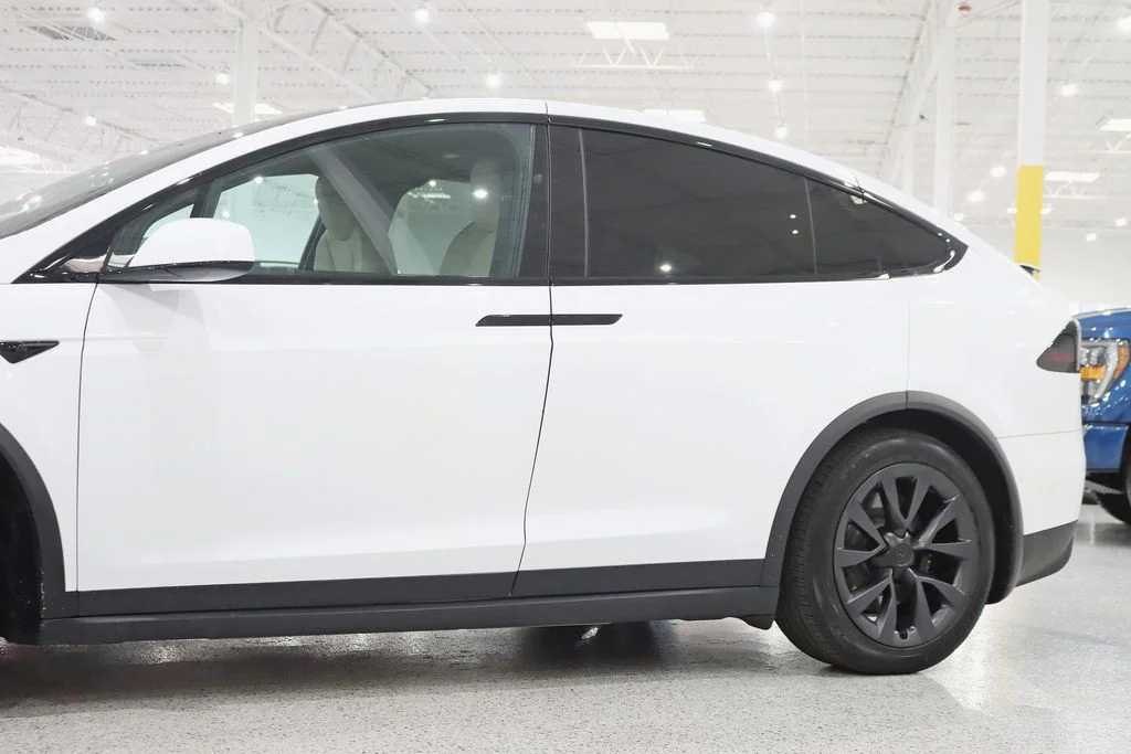 2022 Tesla Model X Base