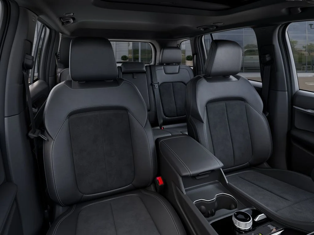 New 2026 Bright White Clear-Coat Exterior Paint Jeep Altitude image 16