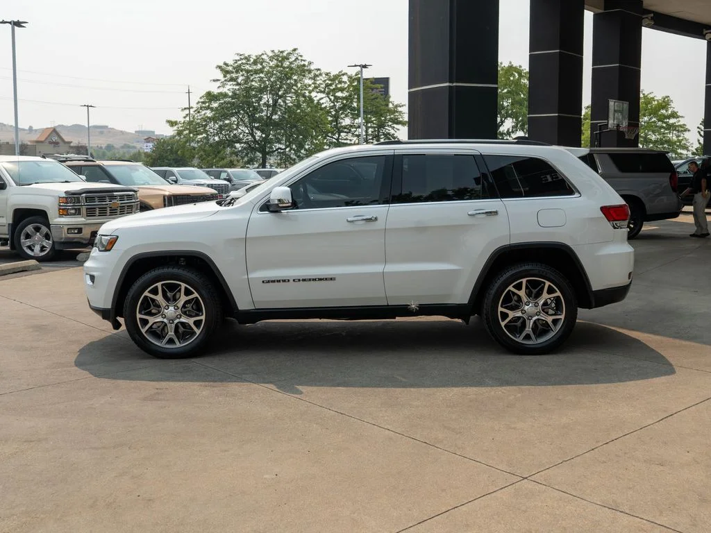 Used 2021 White Jeep Limited image 4