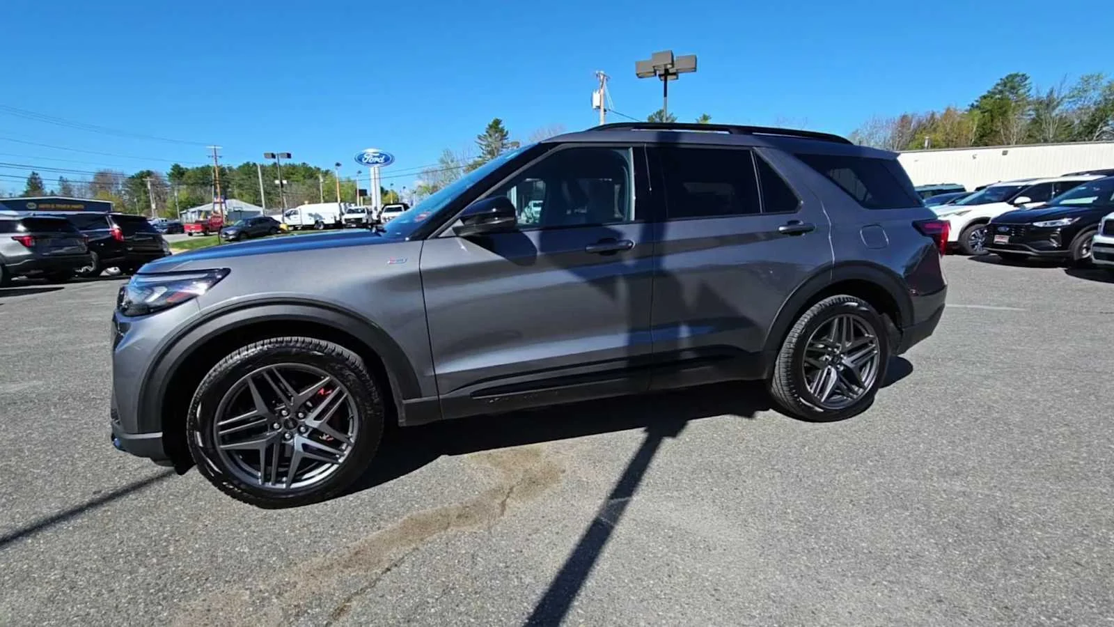 Used 2025 Carbonized Gray Ford ST-Line image 4