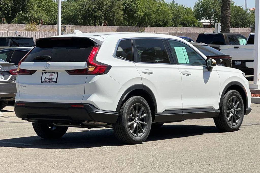 Used 2026  Honda EX-L image 5