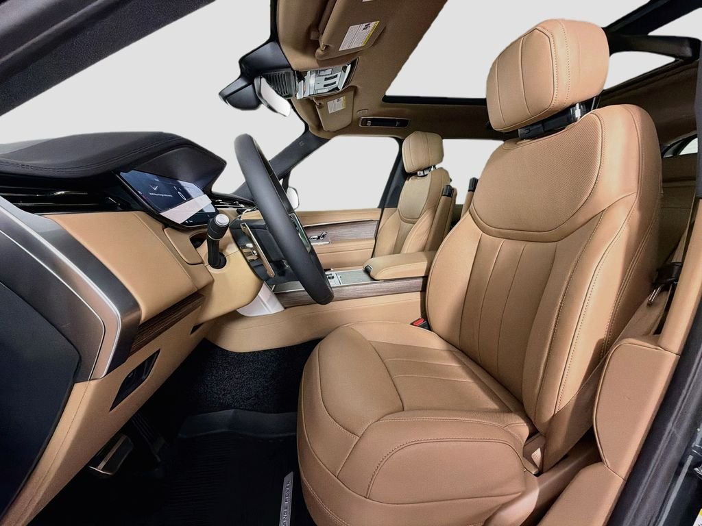 New 2027 Belgravia Green Land Rover SE image 22