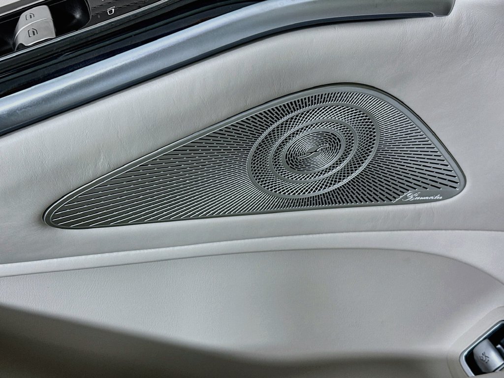 New 2027 MANUFAKTUR Moonlight White Metallic Mercedes-Benz S 580 image 18