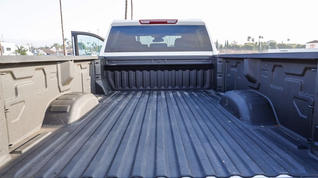Used 2025 Summit White Chevrolet Custom image 30