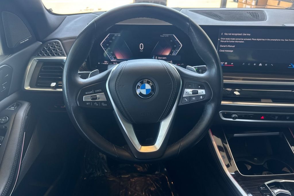 Used 2024 White BMW xDrive40i image 19