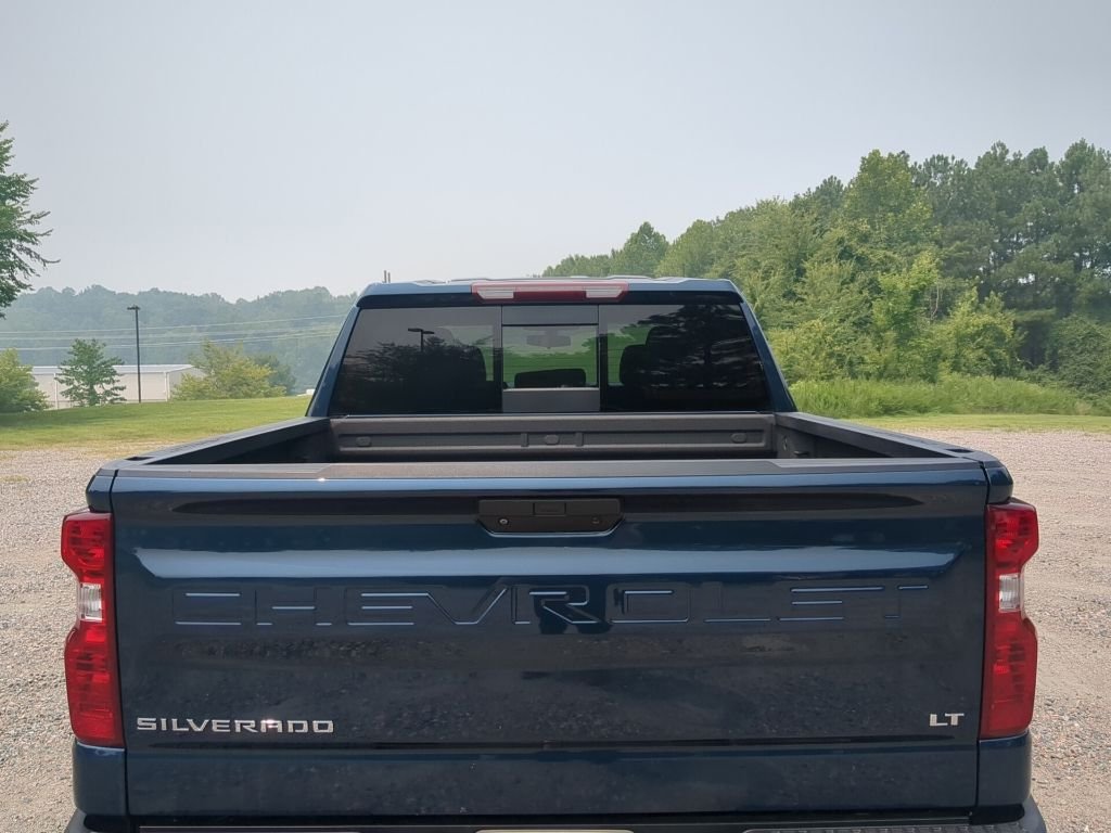 Used 2022 Blue Chevrolet LT image 6