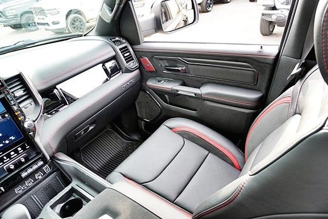 New 2026 Diamond Black Crystal Pearl-Coat Exterior Paint RAM RHO image 28