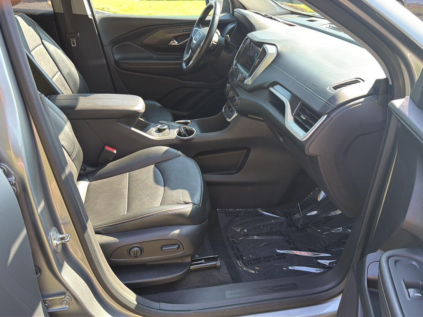 Used 2024 Sterling Metallic GMC SLT image 13