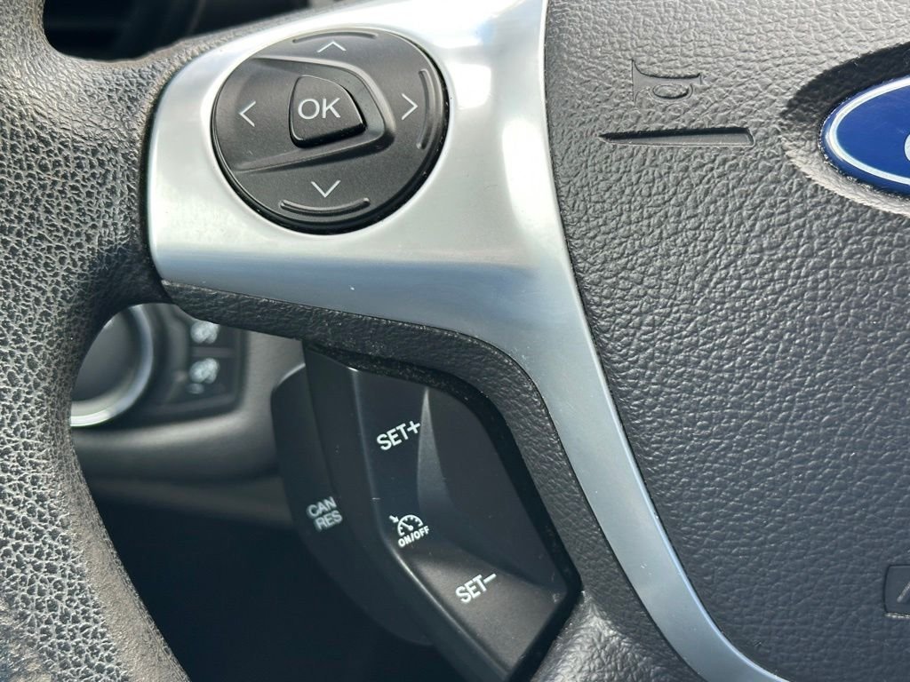 Used 2014 Blue Ford SE image 19