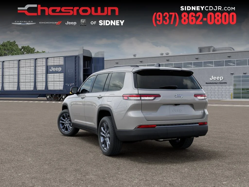 New 2026 Silver Zynith Exterior Paint Jeep Limited image 3
