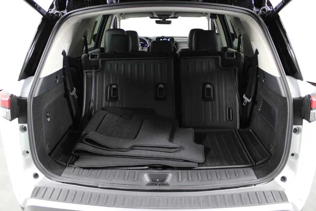 2025 Nissan Pathfinder Platinum - Photo 17