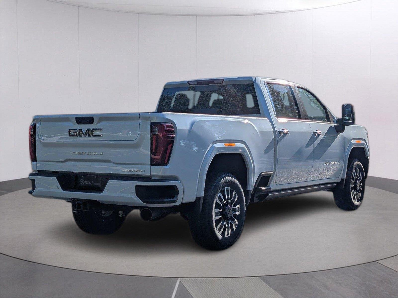 New 2026 Glacier White Tricoat GMC Denali Ultimate image 6