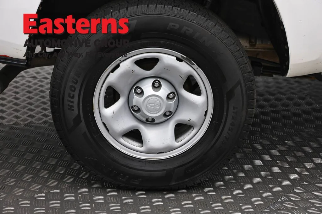 Used 2019 White Toyota SR image 29
