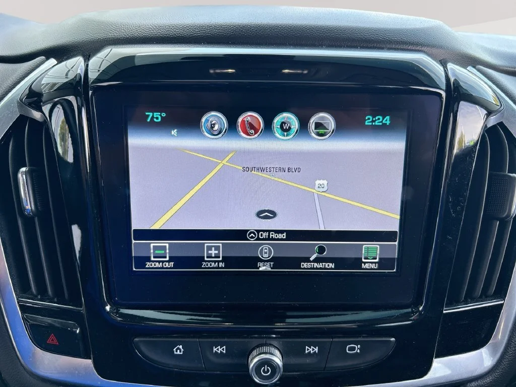 Used 2019 MOSAIC BLACK METALLIC Chevrolet Premier image 17