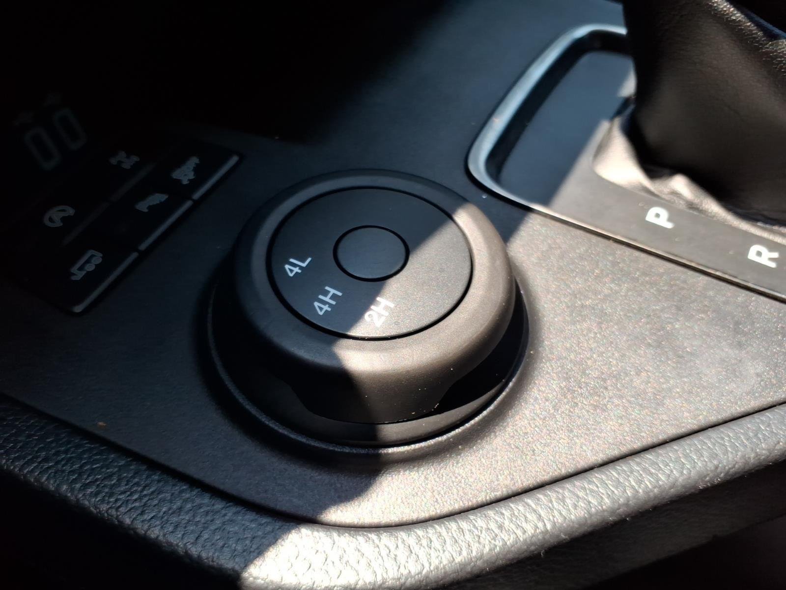 Used 2019  FORD  image 6