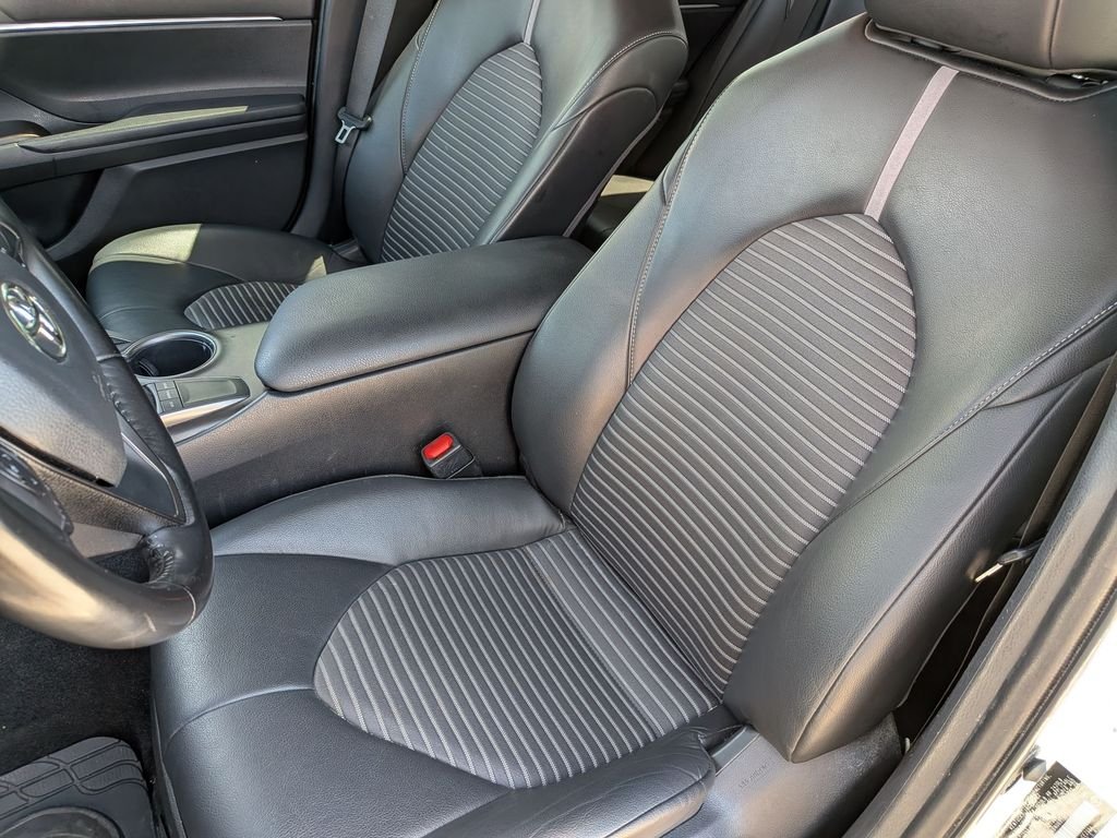 Used 2022 White Toyota SE image 23