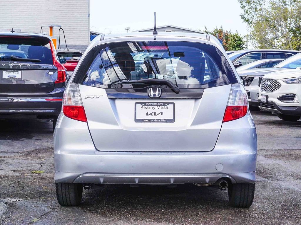 Used 2013 Alabaster Silver Metallic Honda Base image 6