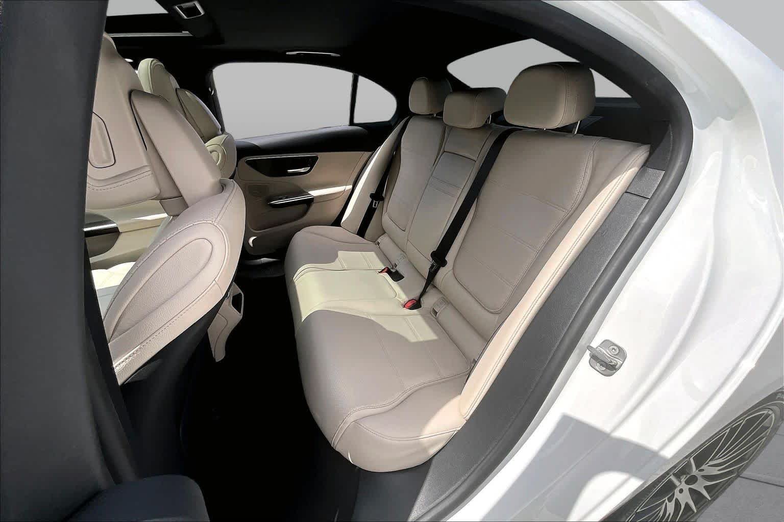 Used 2024 Polar White Mercedes-Benz C 300 image 21