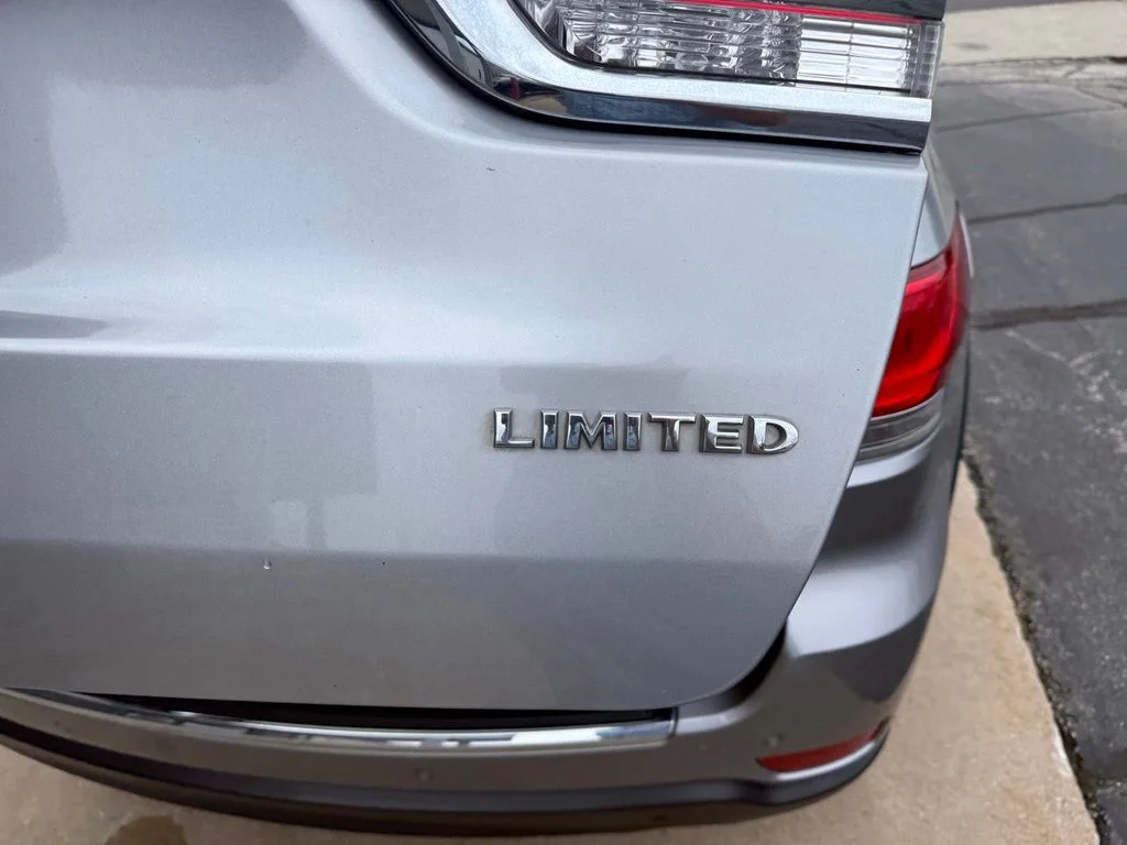 Used 2014 Silver Jeep Limited image 11