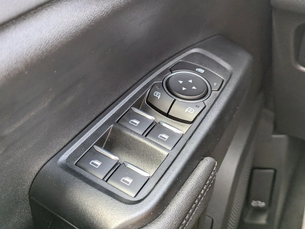 New 2026 Oxford White Ford XLT image 24