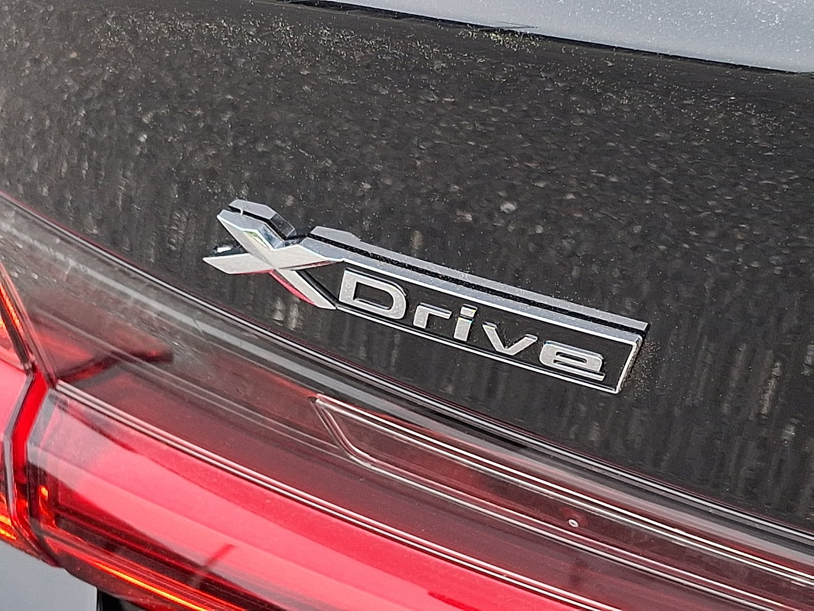 Used 2025 Black Sapphire Metallic BMW xDrive image 33