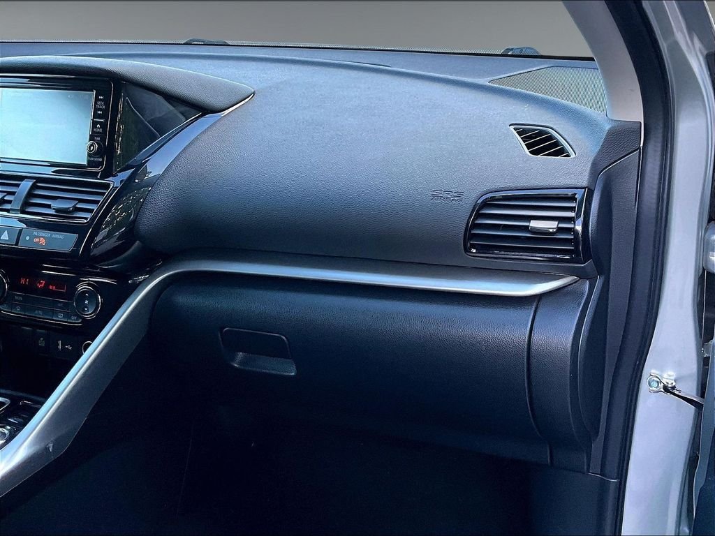 Used 2022 Silver Mitsubishi ES image 13
