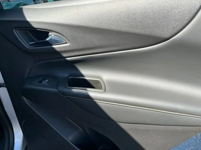 Used 2018 SILVER ICE METALLIC Chevrolet Premier image 25