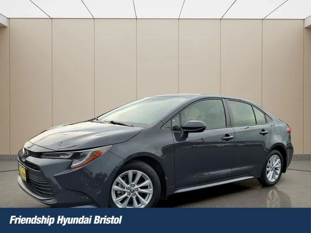 Used 2023  Toyota LE image 1