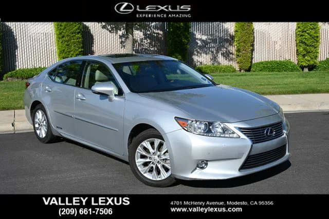2014 Lexus ES 350 300h's photo