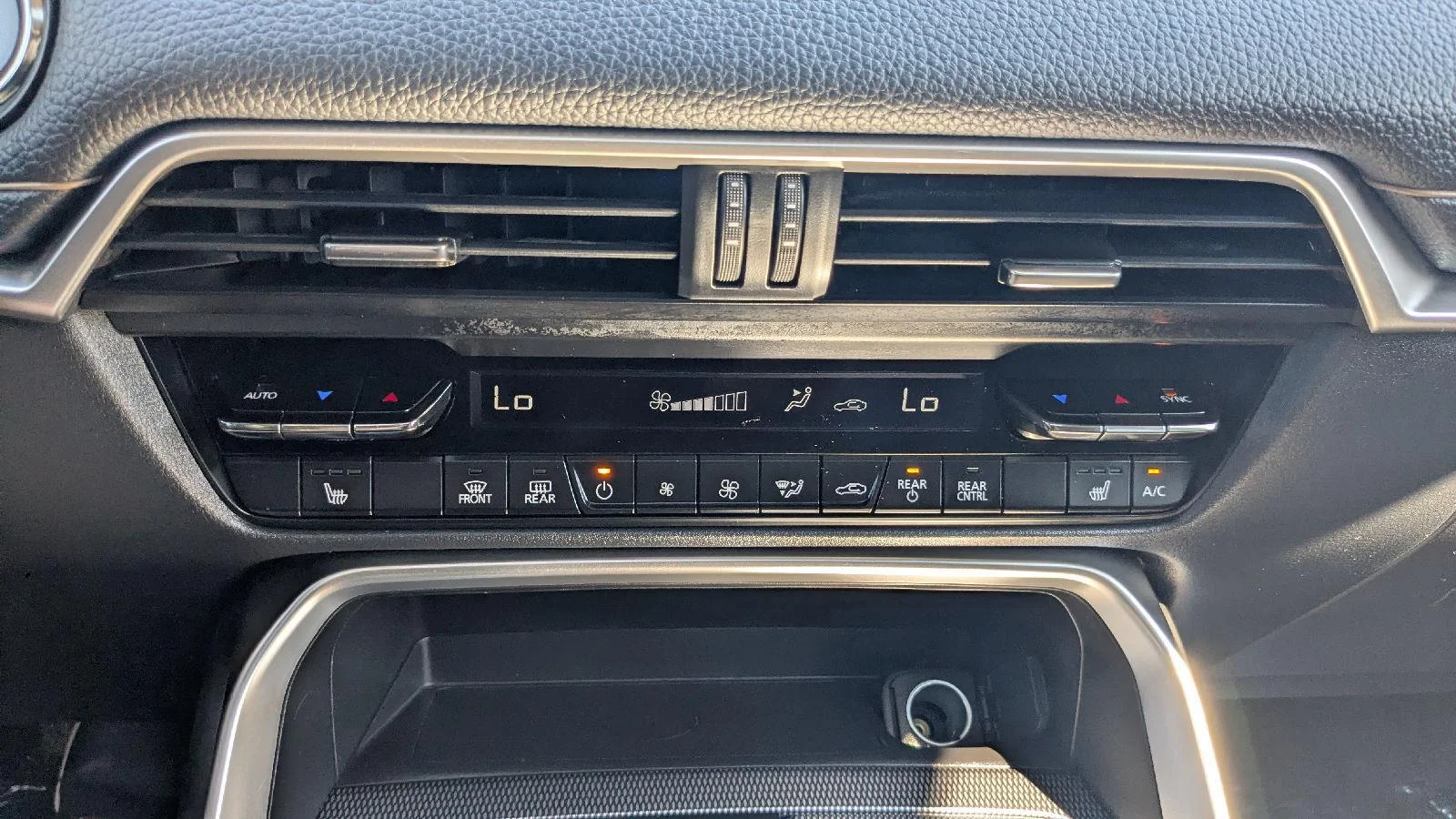 2024 Mazda CX-90 Preferred Package - Photo 27