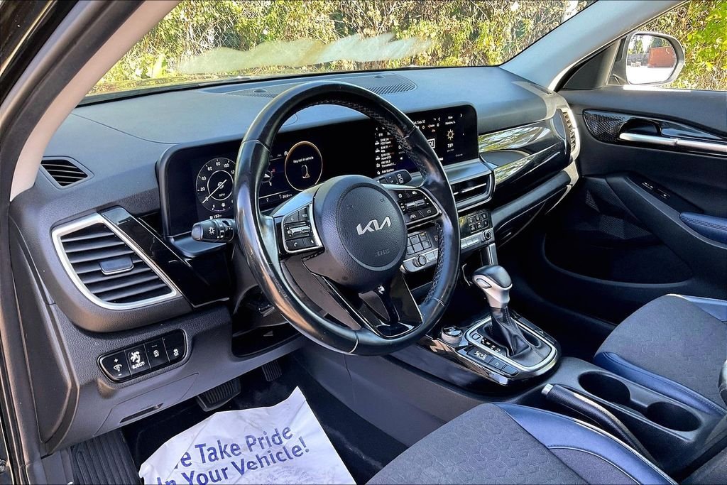 Used 2024 Black Kia S image 14