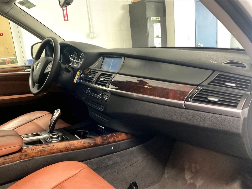 Used 2013 Alpine White BMW xDrive35i image 14