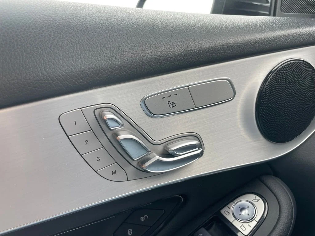 Used 2022 Black Mercedes-Benz GLC 300 image 24