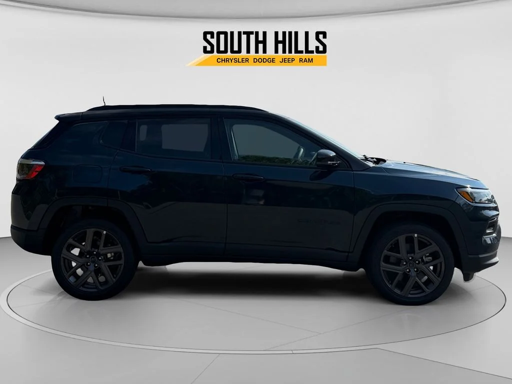 New 2026 Fathom Blue Pearl-Coat Exterior Paint Jeep Limited image 6