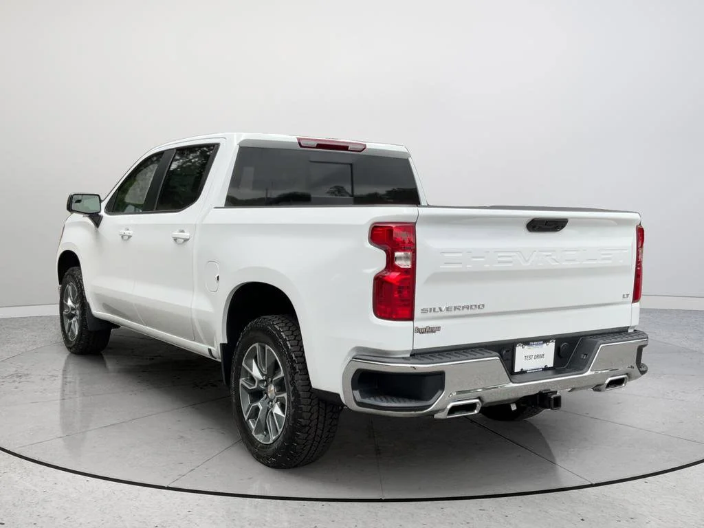 New 2026 Chevrolet Silverado 1500 LT 4D Crew Cab