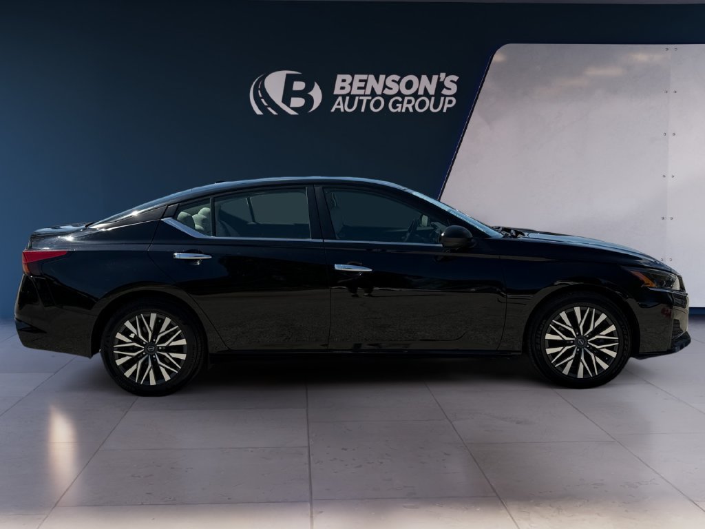 Used 2025 Black Nissan 2.5 SV image 6