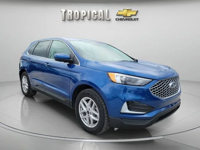 Used 2024 Blue Ford SEL image 7
