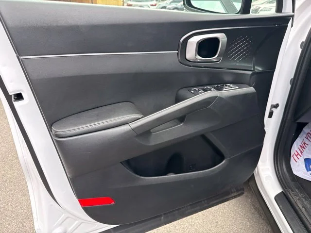 Used 2025  Kia X-Line EX image 20