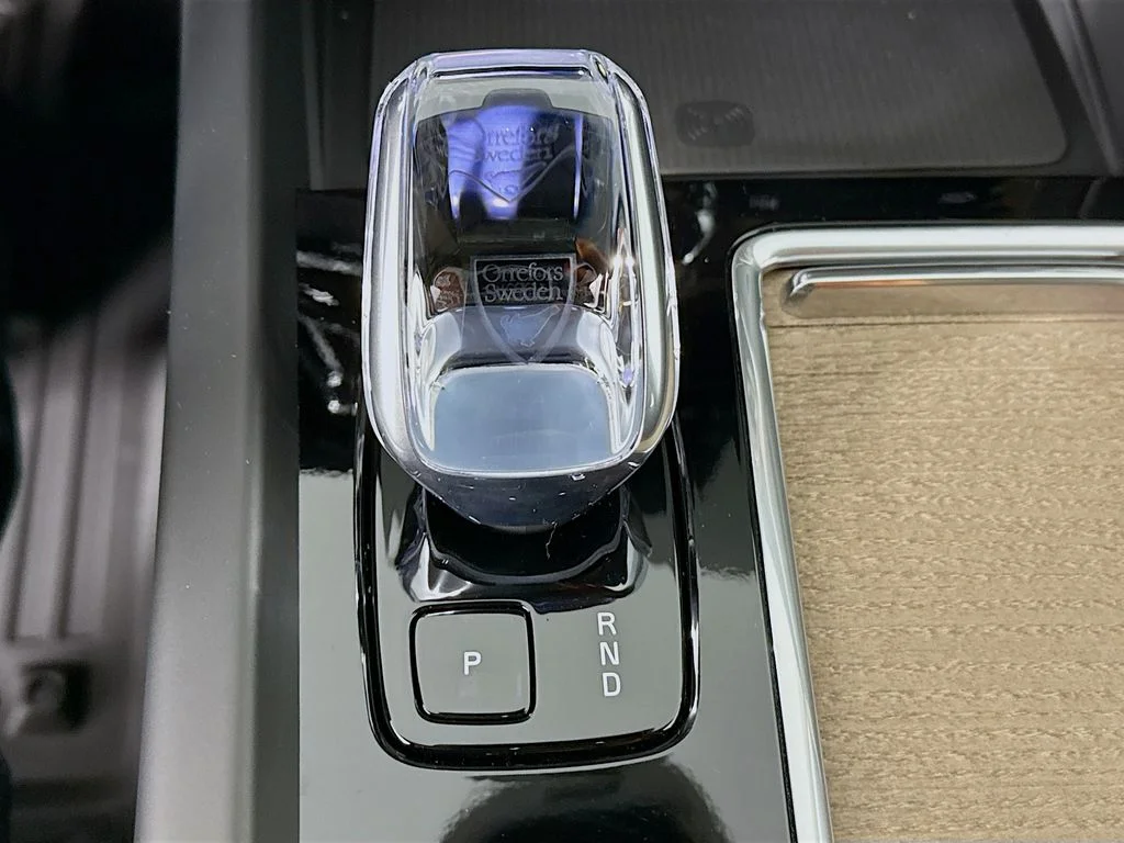 2026 Volvo XC60 Plus - Photo 16