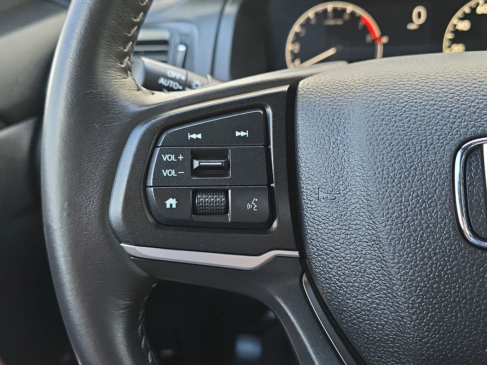 2025 Honda Ridgeline RTL - Photo 17