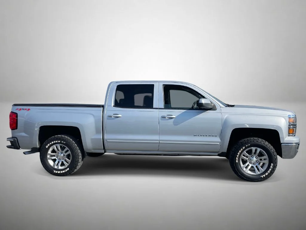 Used 2015 Silver Chevrolet LT image 2
