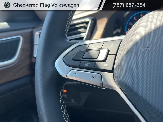 New 2026 White Volkswagen 2.0T SE w/Technology image 38