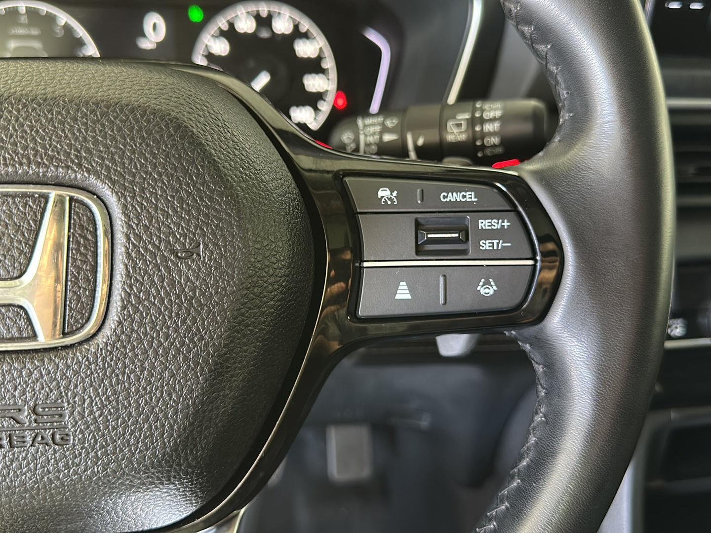 Used 2024 Sonic Gray Pearl Honda Touring image 14