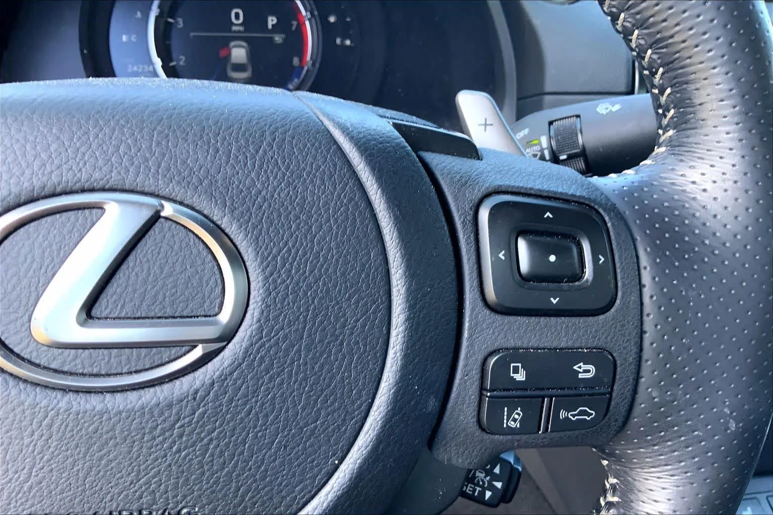 Certified Used 2023 ULTRA WHITE Lexus F SPORT image 25