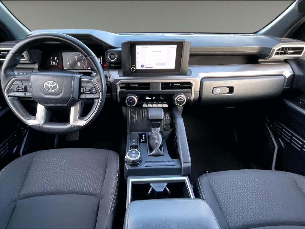 Used 2025  Toyota SR5 image 21