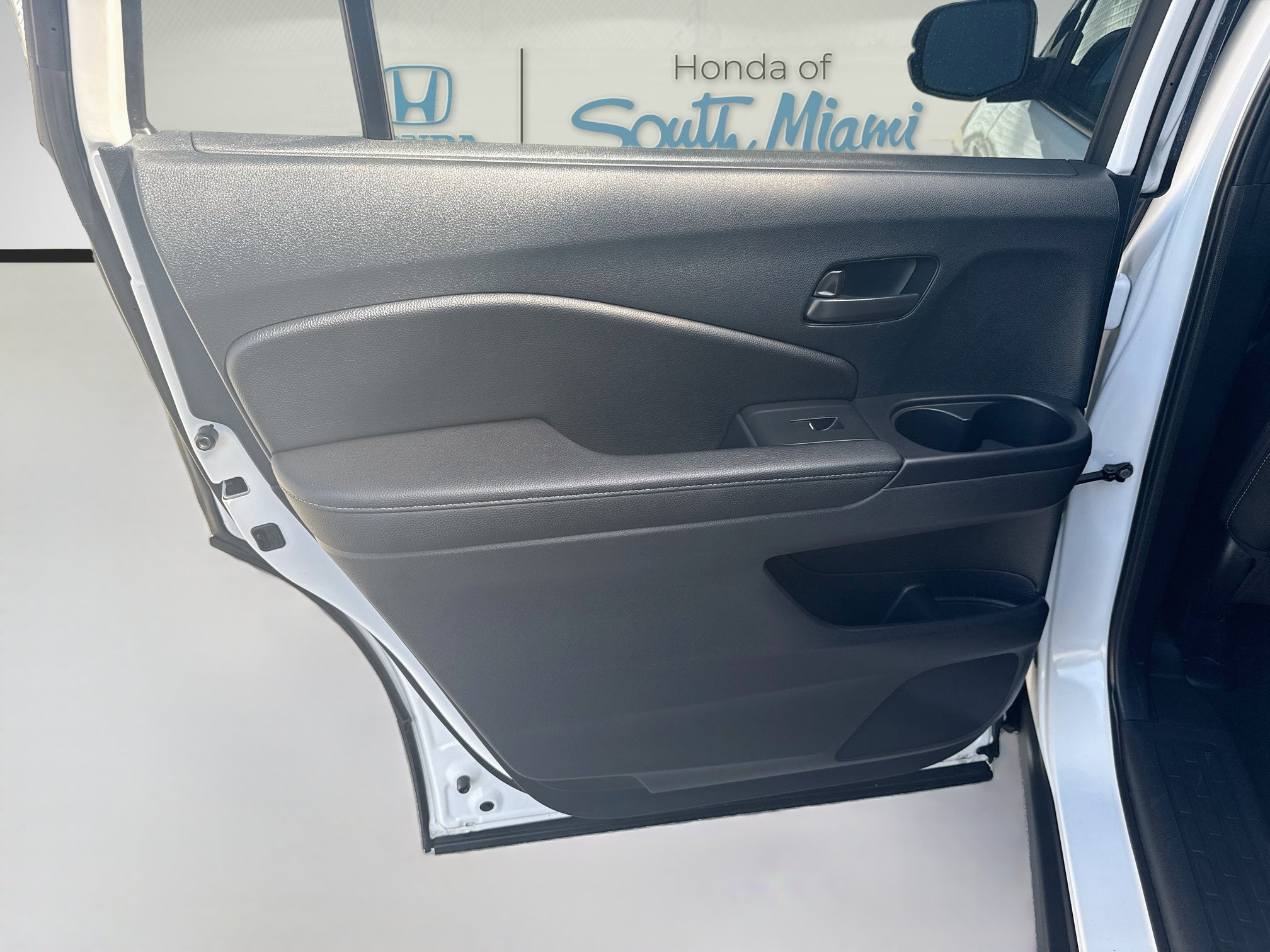 Used 2023 White Honda EX-L image 25