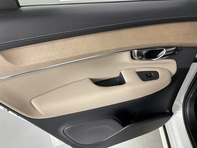 2026 Volvo XC90 Plus - Photo 38
